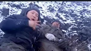 Imagini crude din tranşeele ruseşti: la Vuhledar, armata lui Putin e mai mult moartă decât vie