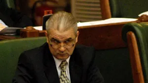 Anghel Iordănescu are zece terenuri, şase case, un apartament şi trei maşini