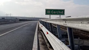 Încă aproape 14 kilometri de autostradă au fost deschişi circulaţiei. CNAIR a recepţionat două loturi