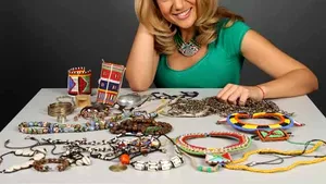 Amalia Enache colecţionează podoabe tradiţionale din toată lumea - FOTO şi VIDEO