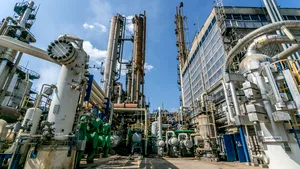 Azomureş suspendă temporar producţia de amoniac din cauza preţului la gaze naturale