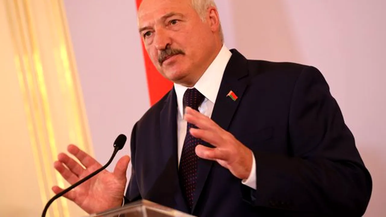 Aleksandr Lukaşenko a fost declarat persona non grata de statele baltice. El este acuzat de fraudă electorală şi represiune