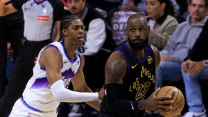 Nou record pentru LeBron James în playoff-ul NBA. Los Angeles Lakers avansează în semifinalele Conferinței de Vest. Pistons și Raptors egalează seriile