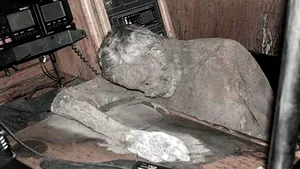 Enigmă în Pacifc: Cadavru mumificat, găsit la bordul unui iaht care plutea în derivă în ocean - VIDEO