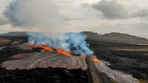 Atenţionare MAE: Erupţie vulcanică în sud-vestul Islandei