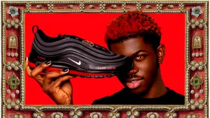 Sânge uman, în componenţa unor pantofi sport Nike modificaţi. Lil Nas X a lansat „Satan Shoes”, iar fanii s-au bătut pe cele 666 de perechi