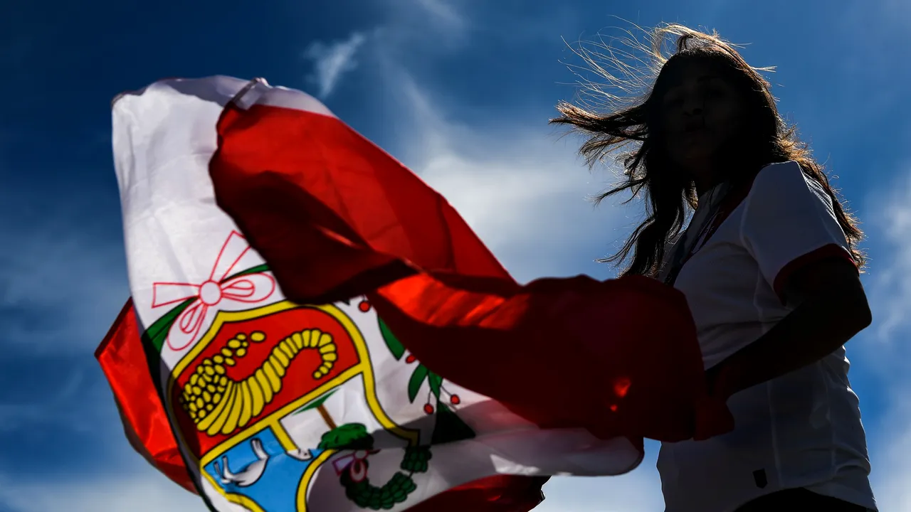 Haos politic în Peru. Preşedintele şi Congresul s-au suspendat reciproc: „Ne aflăm în pragul unei lovituri de stat”