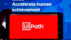 UiPath, companie fondată în România, achiziţionează Peak - companie de AI cu sediul în Manchester, Marea Britanie