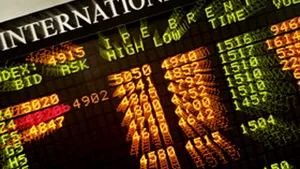 FT: Redresarea economiei globale ar putea fi afectată de preţul petrolului