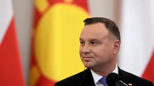 Preşedintele Poloniei sfidează Uniunea Europeană: Andrzej Duda a promulgat o controversată reformă a justiţiei