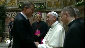 VIDEO Papa Francisc s-a întâlnit cu liderii statelor UE, inclusiv cu Klaus Iohannis. Suveranul Pontif pledează pentru unitate europeană/ UE nu trebuie să însemne doar idealuri economice, ci şi valori morale