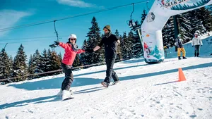 Turism: Contracte de finanţare semnate pentru pârtii, un parc de agrement şi un parc de aventură