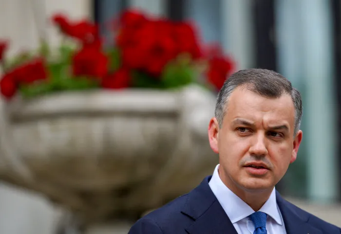 Live Text Negocieri pentru formarea noului Guvern. Eugen Tomac, după discuțiile cu PNL: „Timpul ne presează” / Guvernul pe care îl va propune Tomac, format din „miniștri, secretari de stat, prefecți… fără carnet de partid”