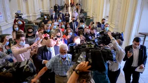 VIDEO Premierul e alergat de jurnalişti după prezentarea PNRR. „Stilul ăsta agresiv nu este un stil civilizat”