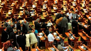 NOUA CONSTITUŢIE: Camera Deputaţilor are maximum 300 de membri, plus cei ai minorităţilor naţionale