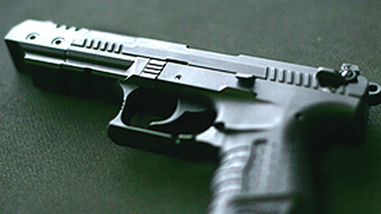 Elveţian, cercetat penal pentru că a folosit un pistol din amuzament