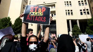 Mobilizare a autorităţilor din Iran, după ce mai multe femei au fost vizate de atacuri cu acid