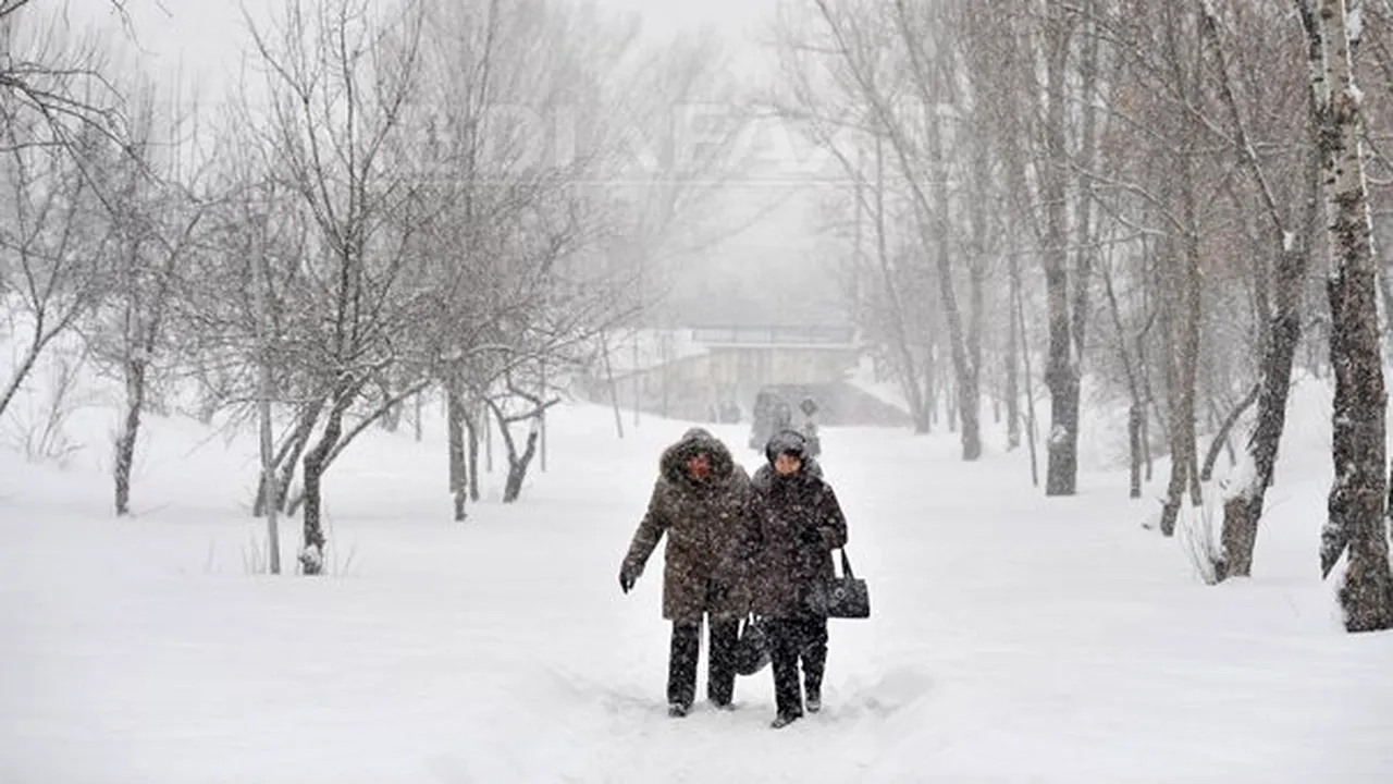 Avertizarea COD PORTOCALIU, ridicată de meteorologi. Ce judeţe mai sunt afectate de COD GALBEN de ninsori - FOTO