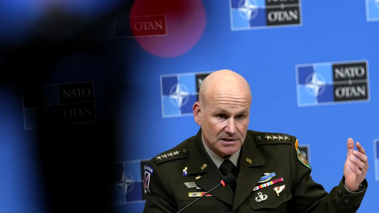 Comandantul forțelor NATO în Europa: SUA ar trebui să mențină prezența militară actuală în Europa