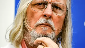 Reputatul profesor francez Raoult pune sub semnul întrebării eficacitatea izolării