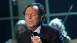 Julio Iglesias a ajuns la Sibiu şi s-a cazat la un hotel de patru stele