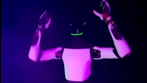 Optimus, ghidat prin telecomandă? Cât de autonom e de fapt robotul lui Musk