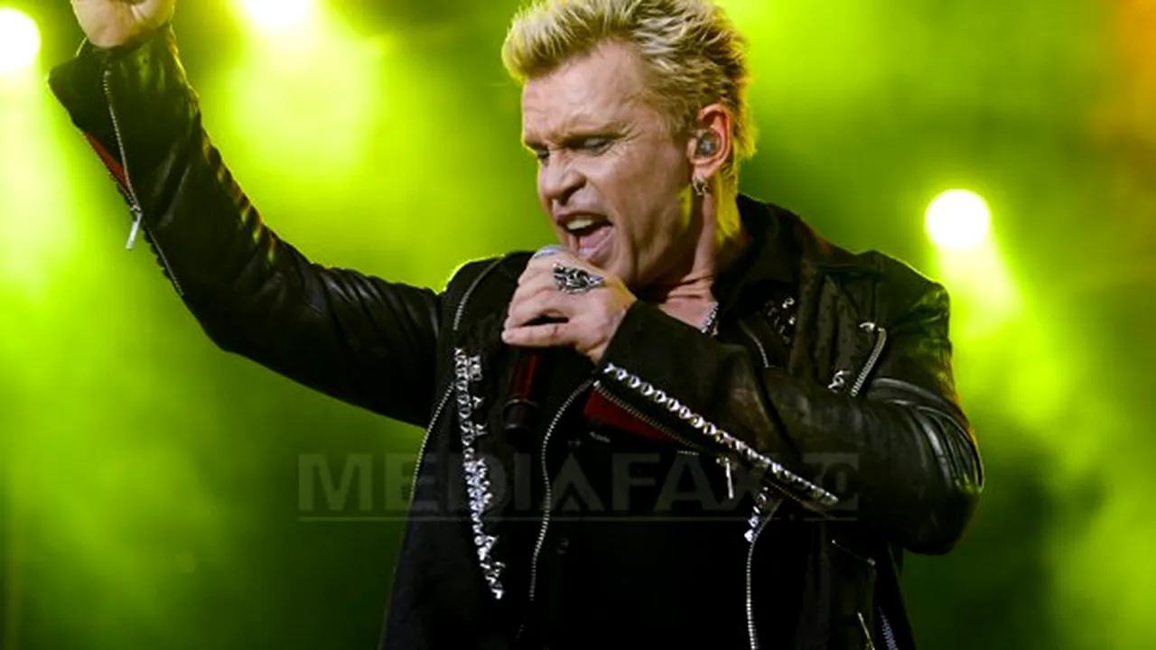 REPORTAJ: Billy Idol, în formă maximă, şi-a făcut publicul să danseze la Arenele Romane - FOTO