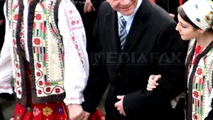 Ponta: Băsescu nu rata o petrecere câmpenească, acum se ascunde la Cotroceni de frica unor pensionari