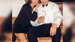 Bărbat de 77 de ani, escrocat de proaspăta soţie de 26 de ani de care familia lui nu ştia