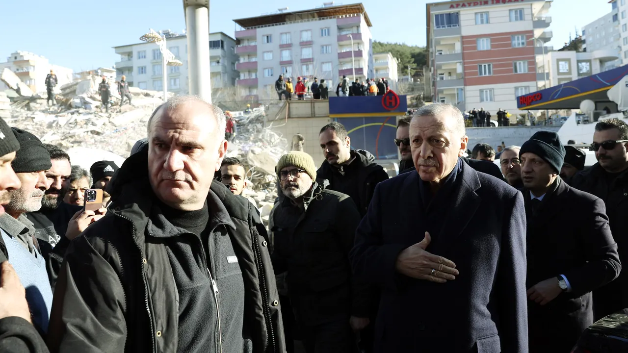 Înainte de prăbuşire, o clădire mare din Turcia a beneficiat de amnistia zonală dată de Erdogan