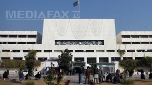 Deputaţii pakistanezi aprobă crearea unor tribunale militare pentru dosarele de terorism