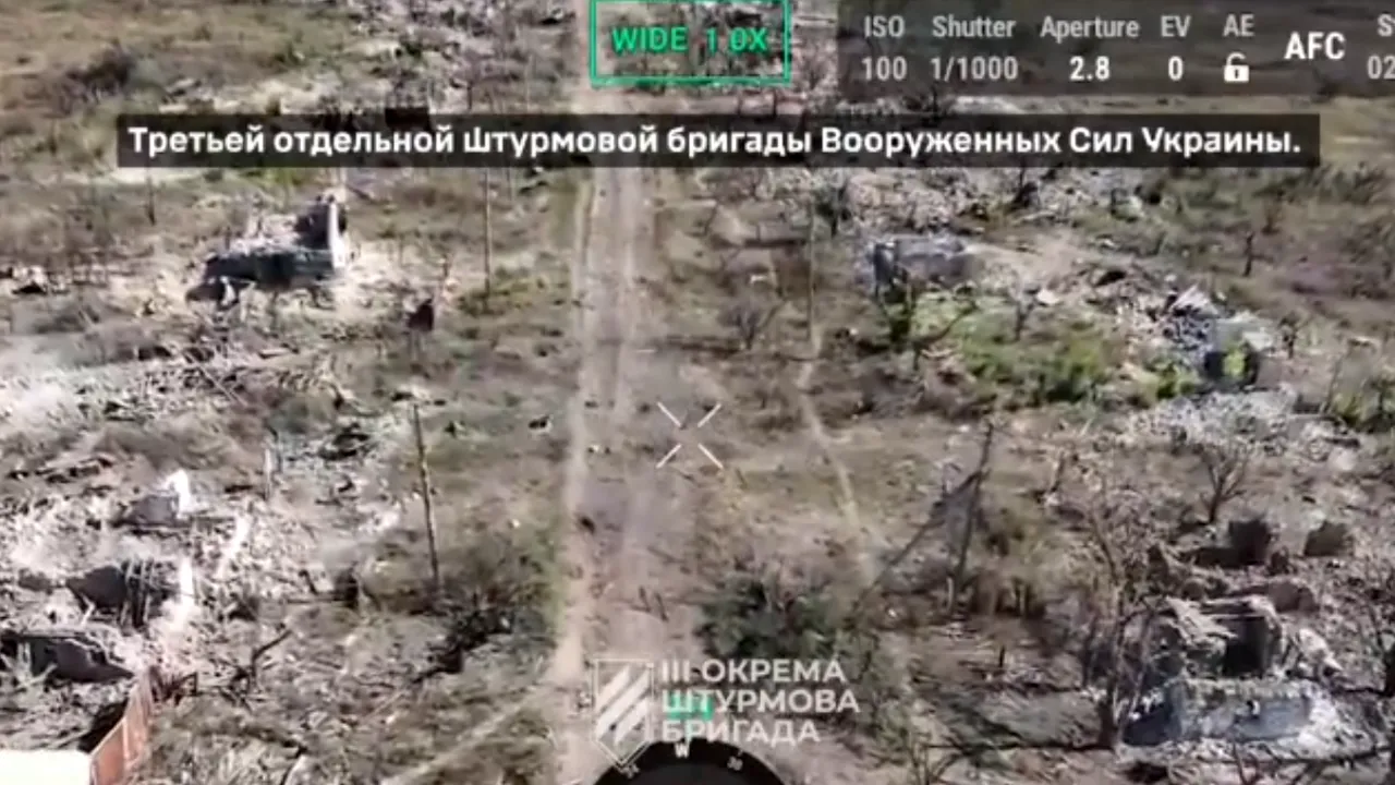 Soldaţii Ucrainei au eliberat un sat emiţând ultimatumuri ruşilor dintr-o dronă cu difuzoare: Fie te predai, fie vei fi distrus

