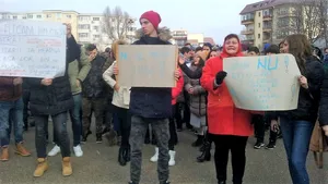 Protest la Colegiul de Marină ”Alexandru Ioan Cuza” din Constanţa. Elevii se tem că vor fi mutaţi