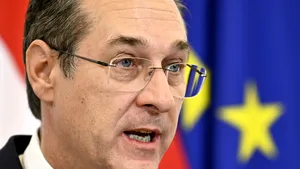 Heinz-Christian Strache a fost suspendat din Partidul Libertăţii din Austria