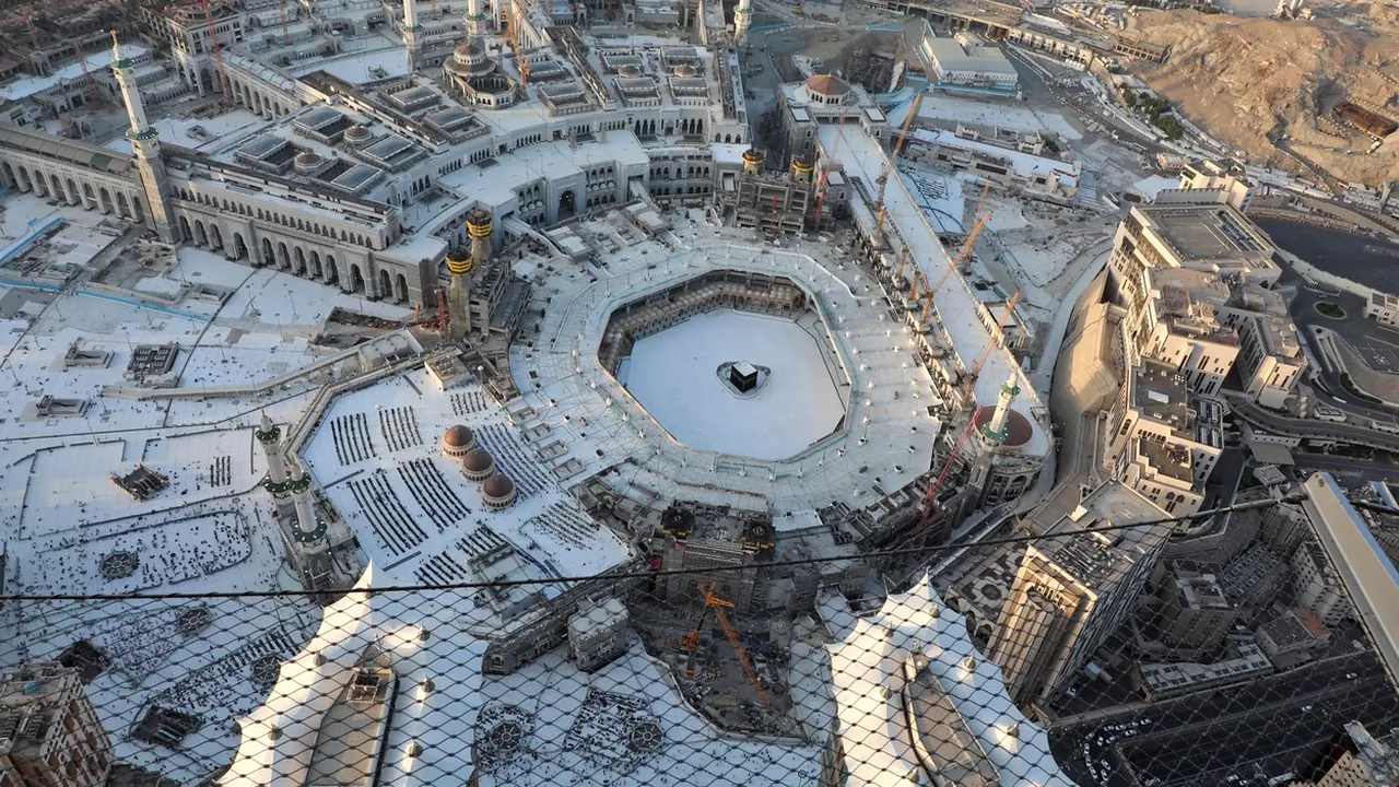 Arabia Saudită redeschide zona de pelerinaj din jurul Kaaba în Mecca