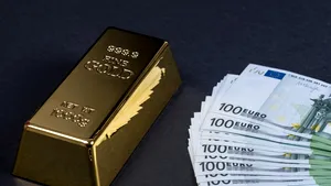 Euro a atins un nou maxim istoric, în timp ce aurul şi dolarul scad în tandem