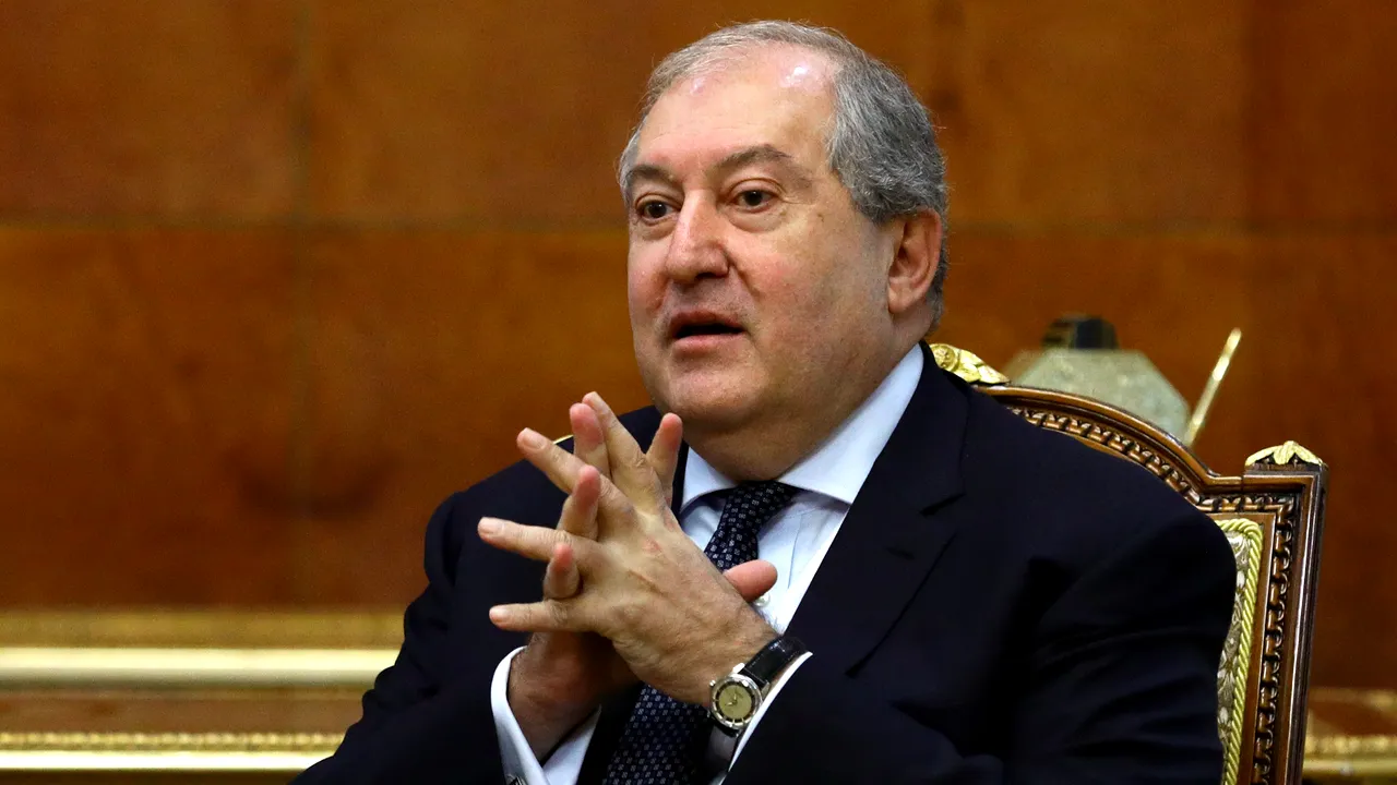 Un alt preşedinte are COVID-19. Armen Sarkissian se află internat la Londra, acolo unde a petrecut Anul Nou