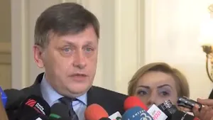 Antonescu şi-a prezentat DEMISIA din fruntea partidului în cadrul BPN al PNL. Vicepreşedinţii PNL au demisionat în bloc - VIDEO