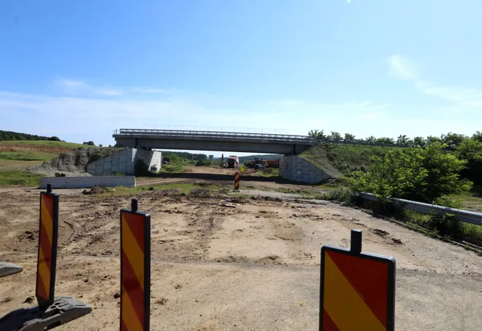 Ministerul Transporturilor reacționează după anunțul lui Dragoș Pîslaru: România nu pierde fonduri din PNRR pentru infrastructură