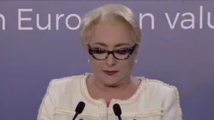 Dăncilă face apel la decenţă în spaţiul public: „Sunt profund mâhnită de modul incalificabil în care portul românesc este denigrat”