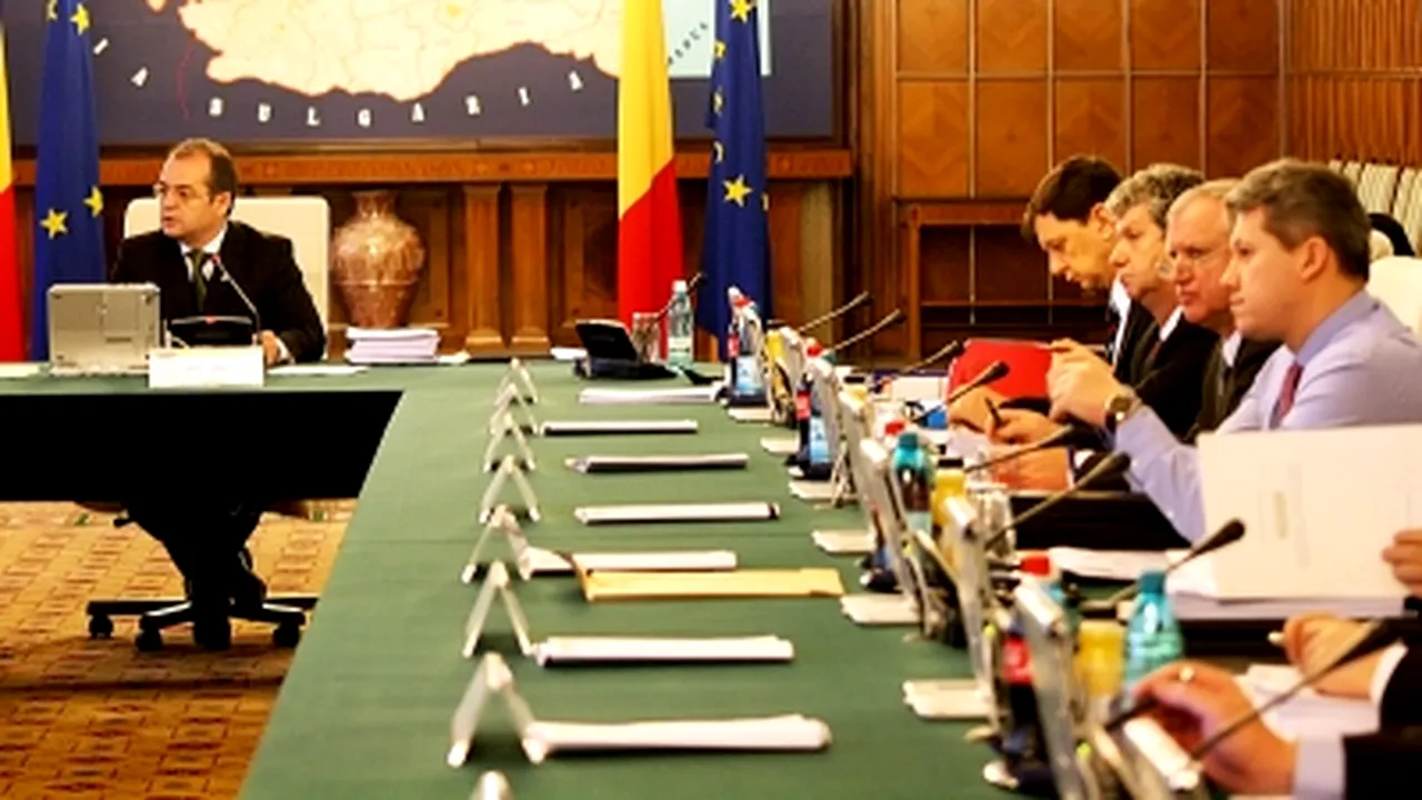 Proiectul care va obliga bugetarii la 10 zile concediu fără plată, prin asumarea răspunderii