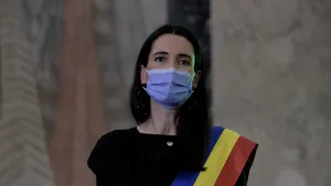 Clotilde Armand: Funcţionarii care nu folosesc registrul de prezenţă nu vor mai fi plătiţi