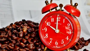 Consumul de cafea seara poate spori comportamentul riscant, în special în rândul femeilor