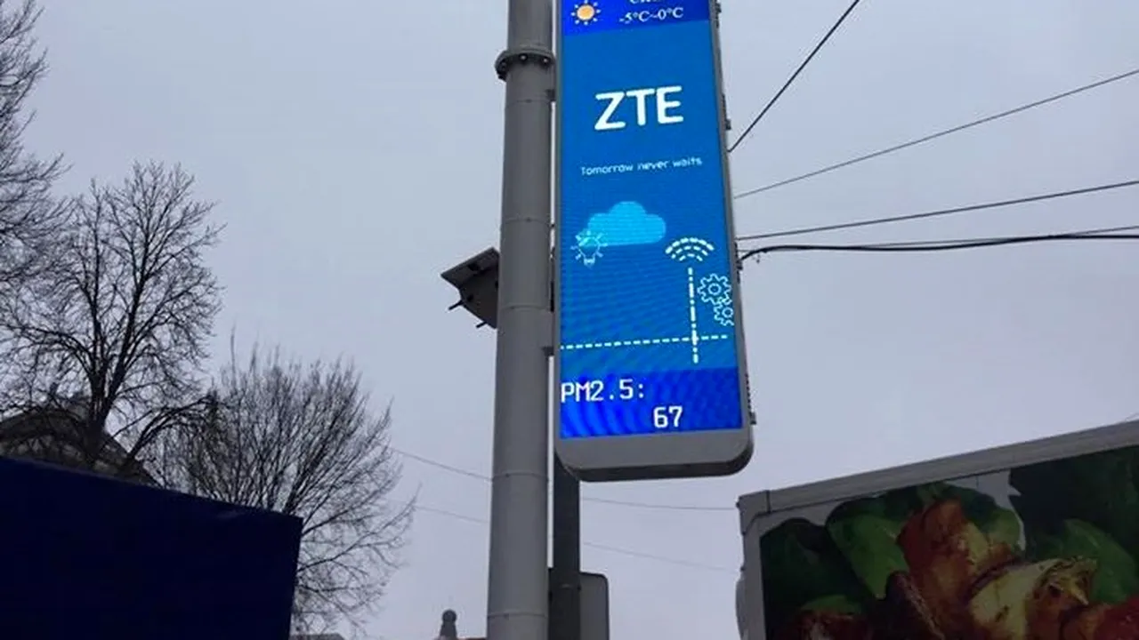 Timişorenii beneficiază de internet gratuit în centrul oraşului de la un stâlp inteligent