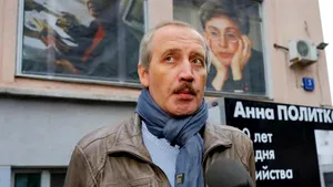 Un nou caz care vizează presa independentă din Rusia: șeful Novaia Gazeta, ridicat după o percheziție