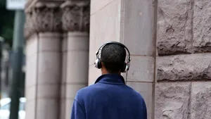 Căștile care citesc gânduri. O companie vrea să lanseze produsul care captează semnalele creierului