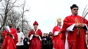 Catolicii sărbătoresc duminică Paştele, cu cinci săptămâni înaintea ortodocşilor