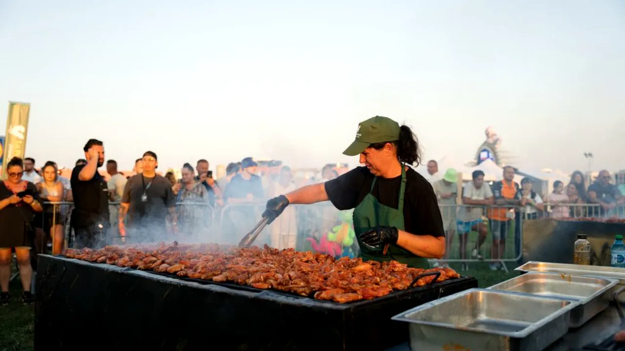 La Provincia intră în Guinness World Records™ cu cea mai mare porție de aripioare de pui servită la un eveniment (P)