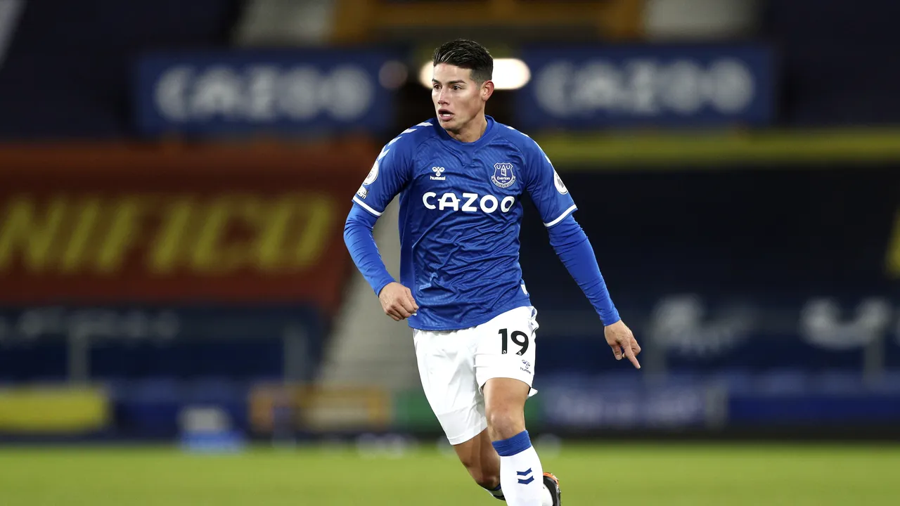 Gest nobil în fotbal. James Rodriguez i-a salvat viaţa lui Coulibaly, după ce acesta a suferit un stop cardiac pe teren