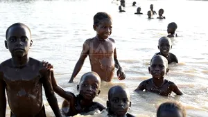 Aproximativ 400 de copii au murit intoxicaţi cu plumb în Nigeria